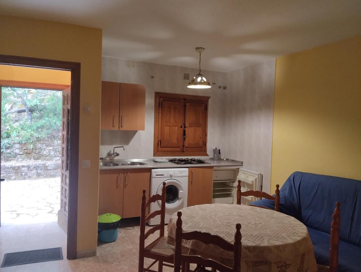 Apartamentos Condado De Miranda มิรานดา เดล กัสตาญาร์ ภายนอก รูปภาพ