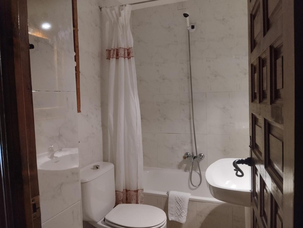 Apartamentos Condado De Miranda มิรานดา เดล กัสตาญาร์ ภายนอก รูปภาพ